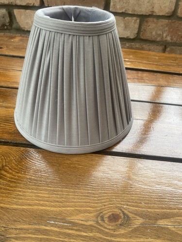 Grey pleated lined round - lined,
